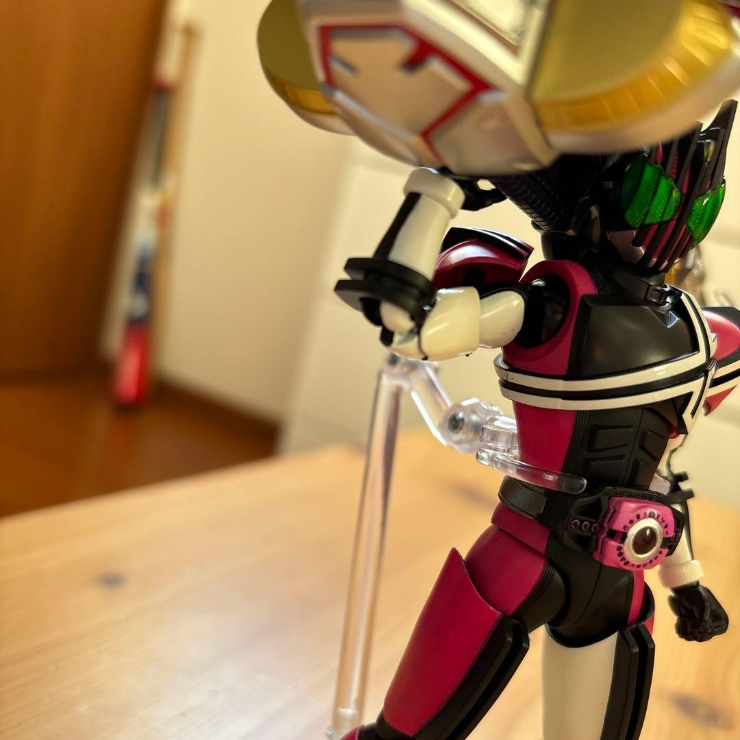真骨彫製法 仮面ライダーディケイド ネオディケイドライバーver. 右腕破損