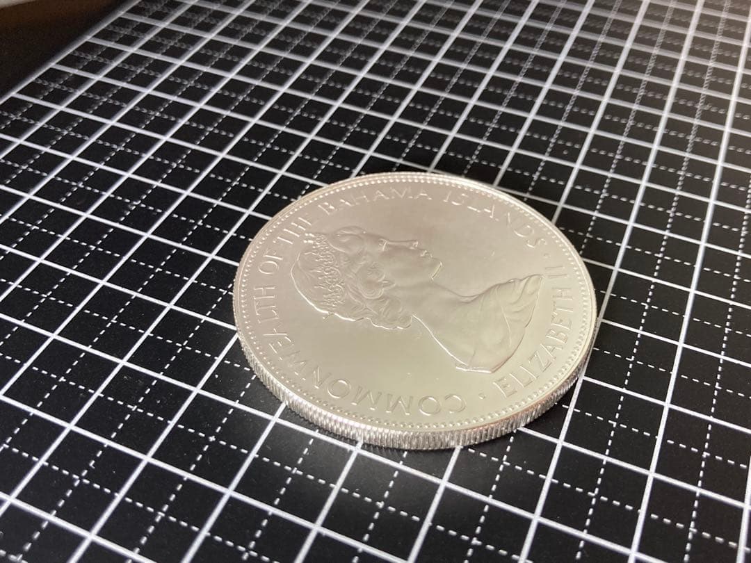 【バハマ】エリザベス 5ドル超大型銀貨(1973年)