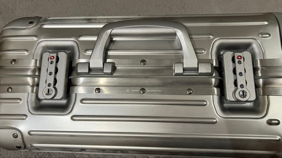 d*n様 【一点限り　極美品　50%引き】リモワ オリジナルキャビン 35L 4