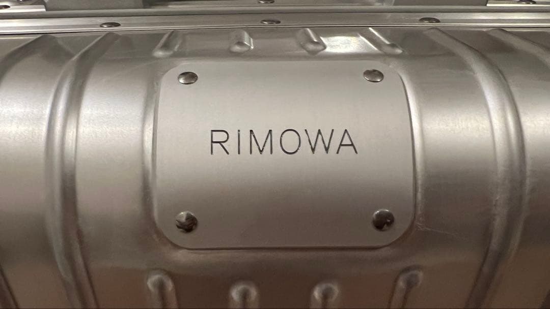 d*n様 【一点限り　極美品　50%引き】リモワ オリジナルキャビン 35L 4