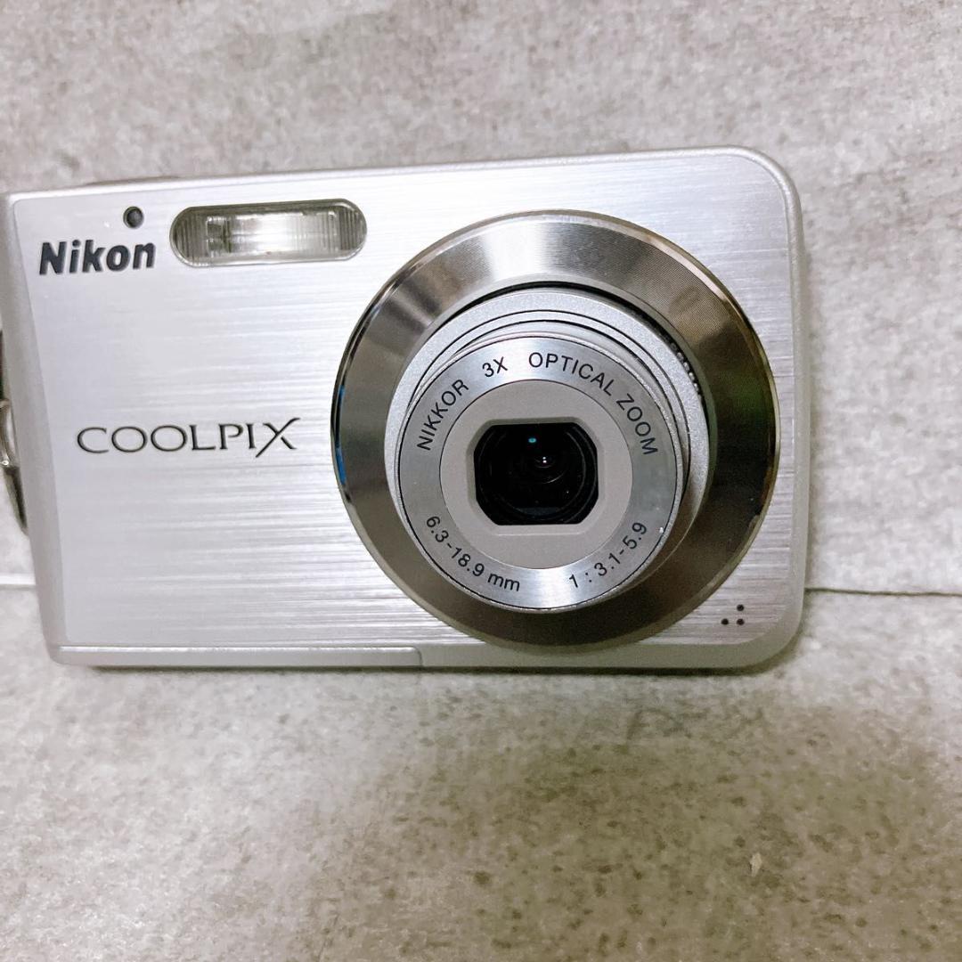 【極美品】ニコン COOLPIX S210 コンパクトデジタルカメラ シルバー