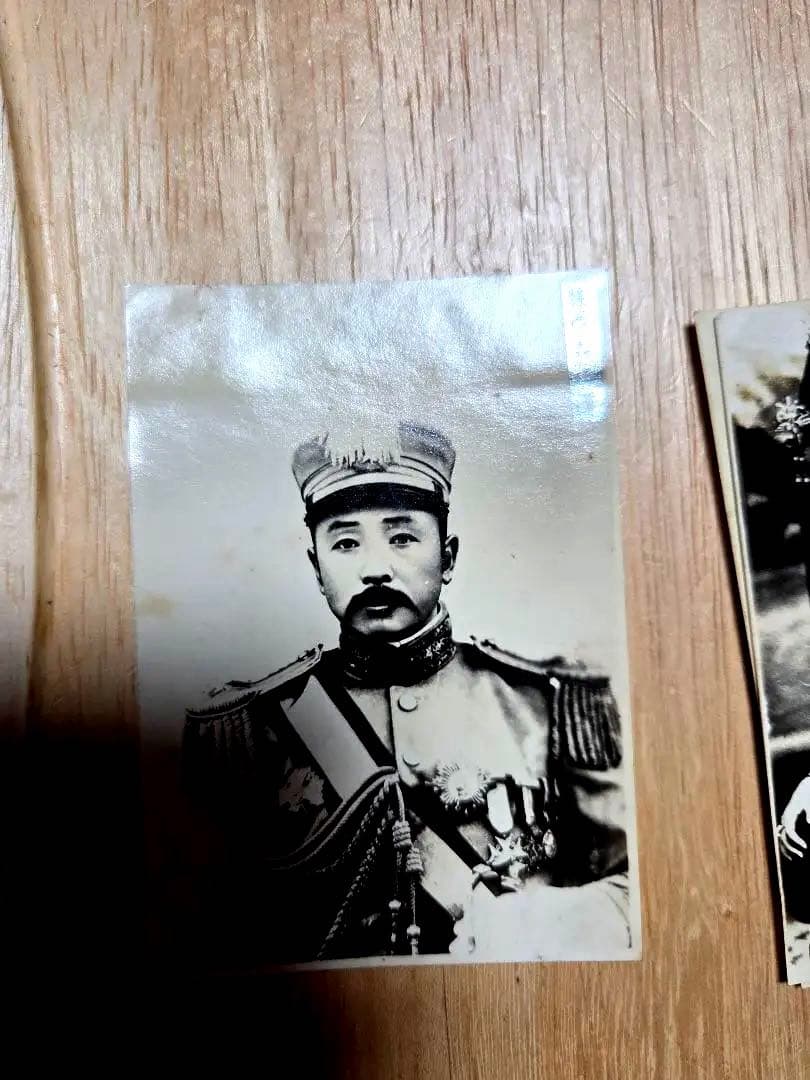清末から中華民国初期にかけての中国の軍人・政治家袁世凱、ユワンシーカイ）の写真