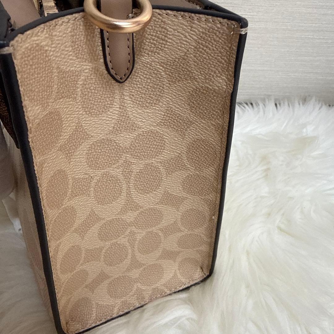 COACH ベージュ レザーショルダーバッグアウトレット
