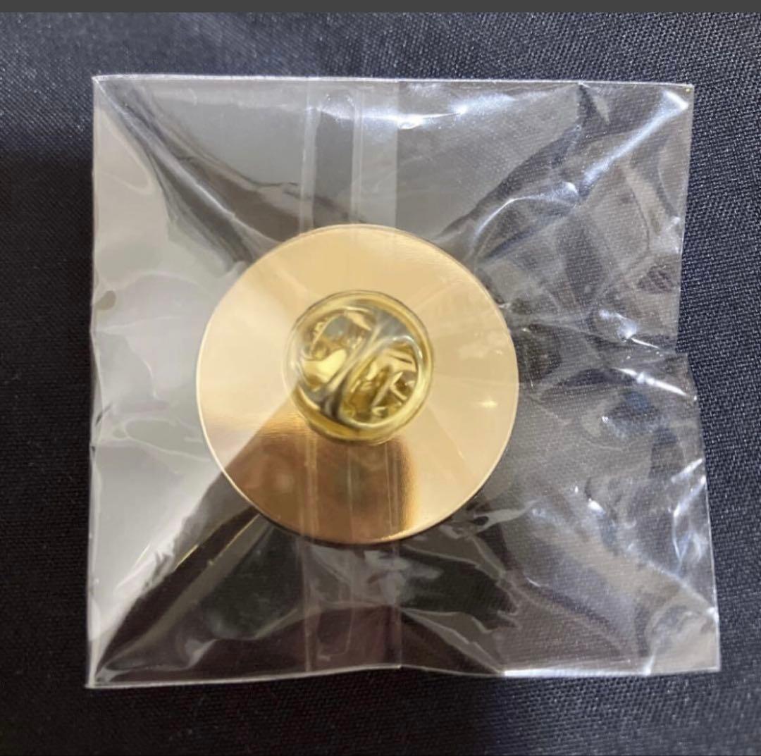 万博　ウィメンズ　パピリオン　配布品ノベルティCartier ピンバッジ