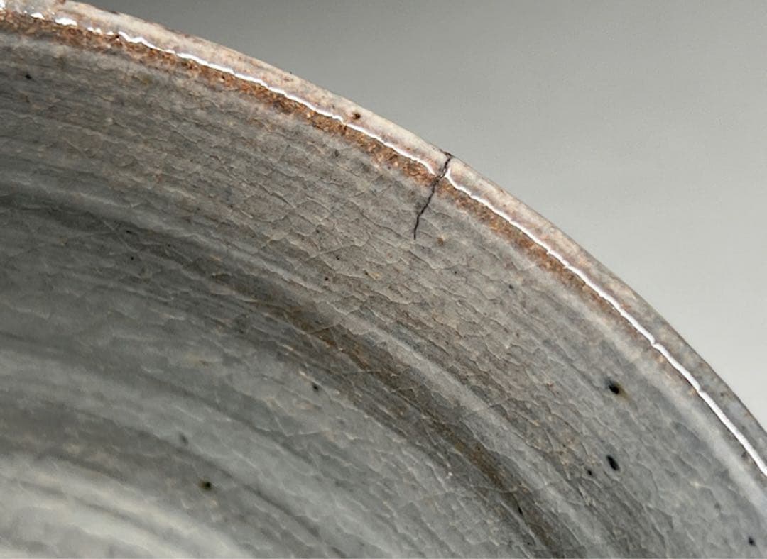 副田螺山作 　茶道具　作家物　陶磁器　灰色、ホワイト幾何学模様　茶碗