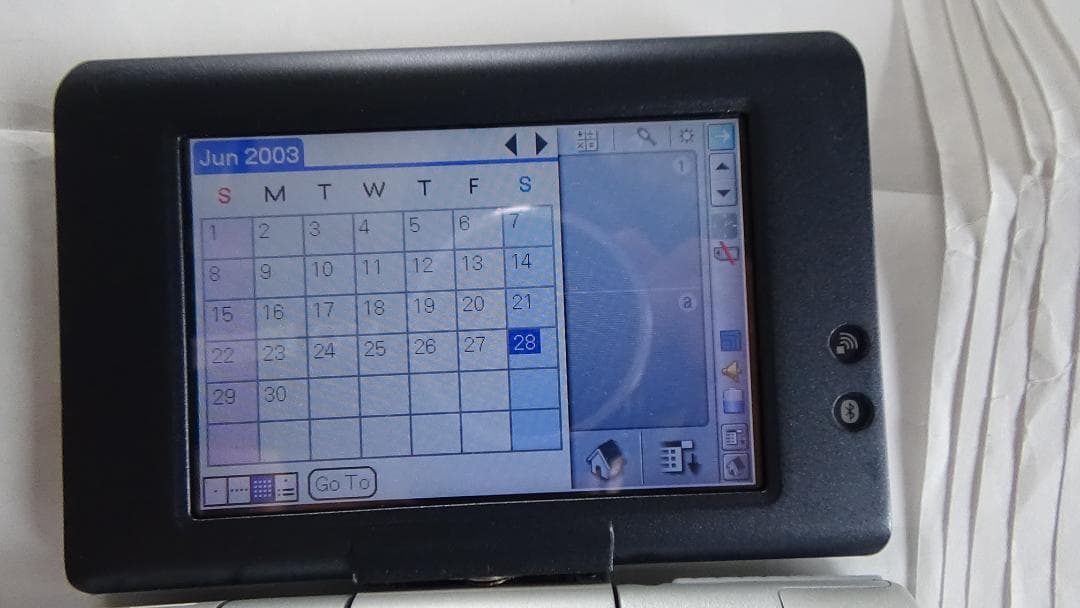 CLIE PEG-UX50英語版。スタイラス、ハンドストラップはありません。
