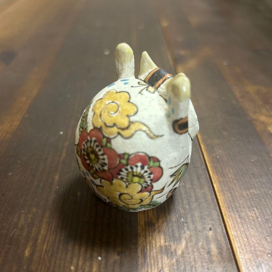 作家　陶芸作家　招き猫　欲張り両手上げ猫　縁起物　金運　幸福　商売繁盛　手描き