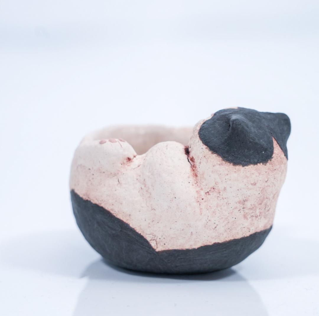 白亜器★猫口（にょこ）ハチワレ猫　ぐい吞み／小鉢★作家物・一点物・希少