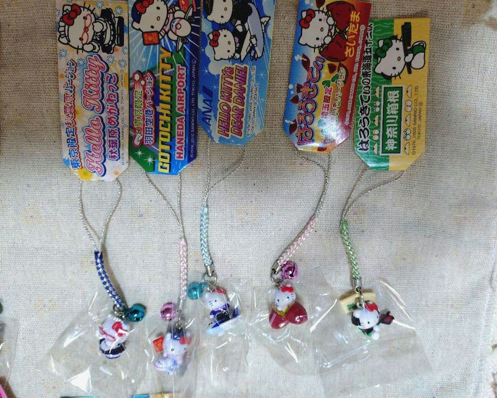 ご当地キティ　根付　ストラップ　73個