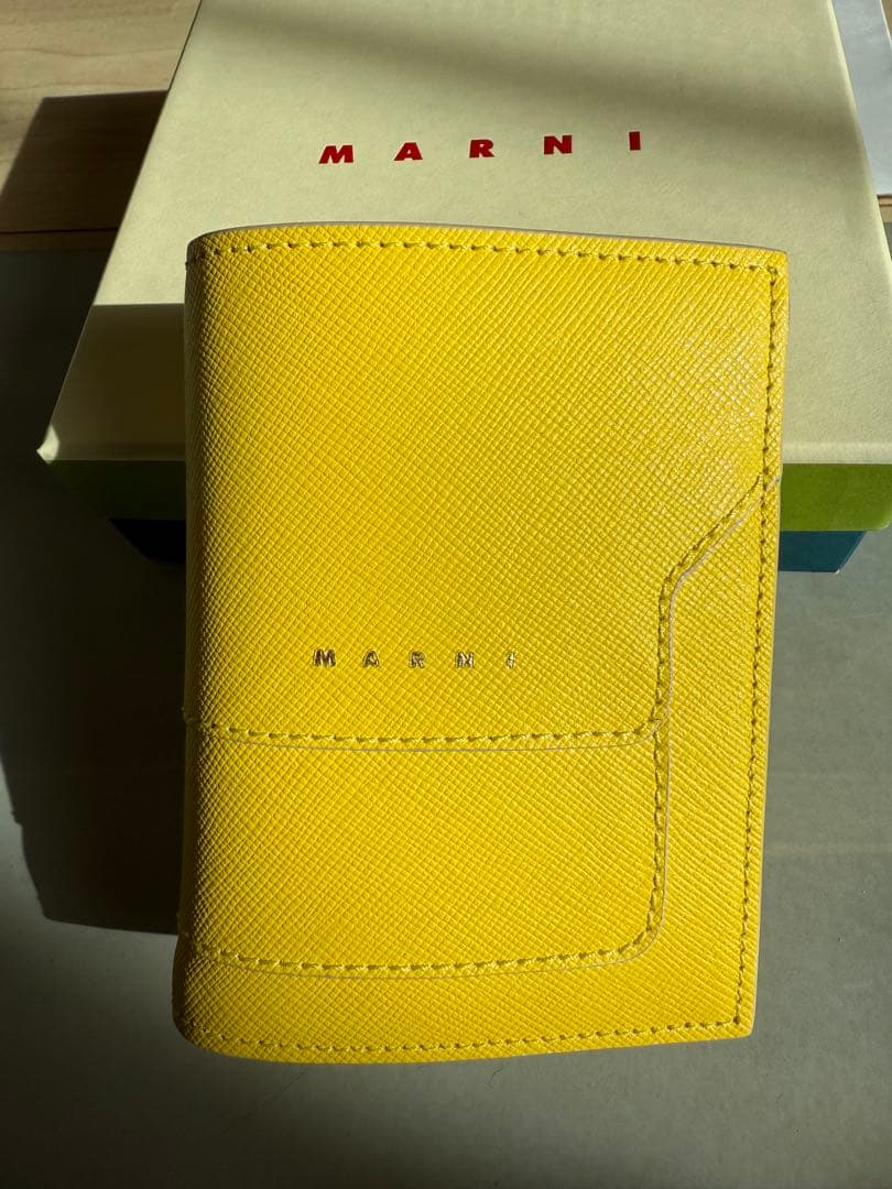 新品未使用⭐︎MARNI マルニ　二つ折り財布
