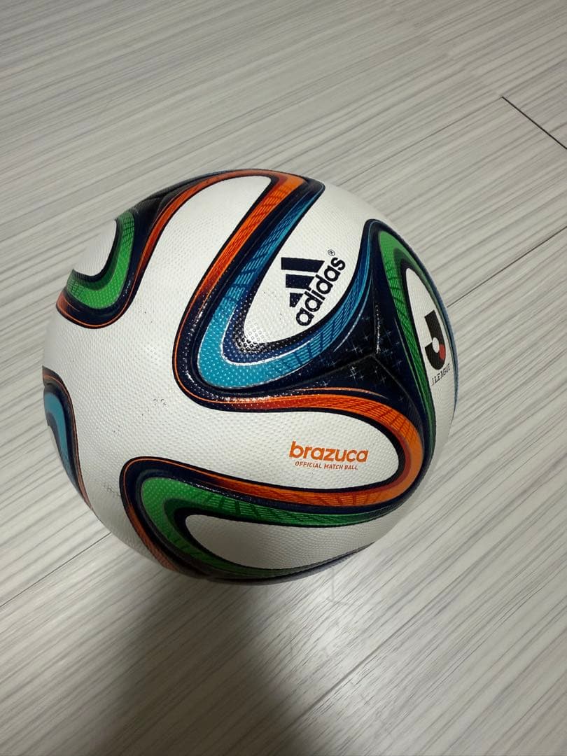 adidas ブラズーカ　公式試合球