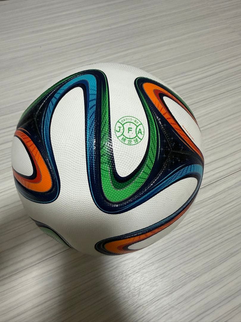 adidas ブラズーカ　公式試合球