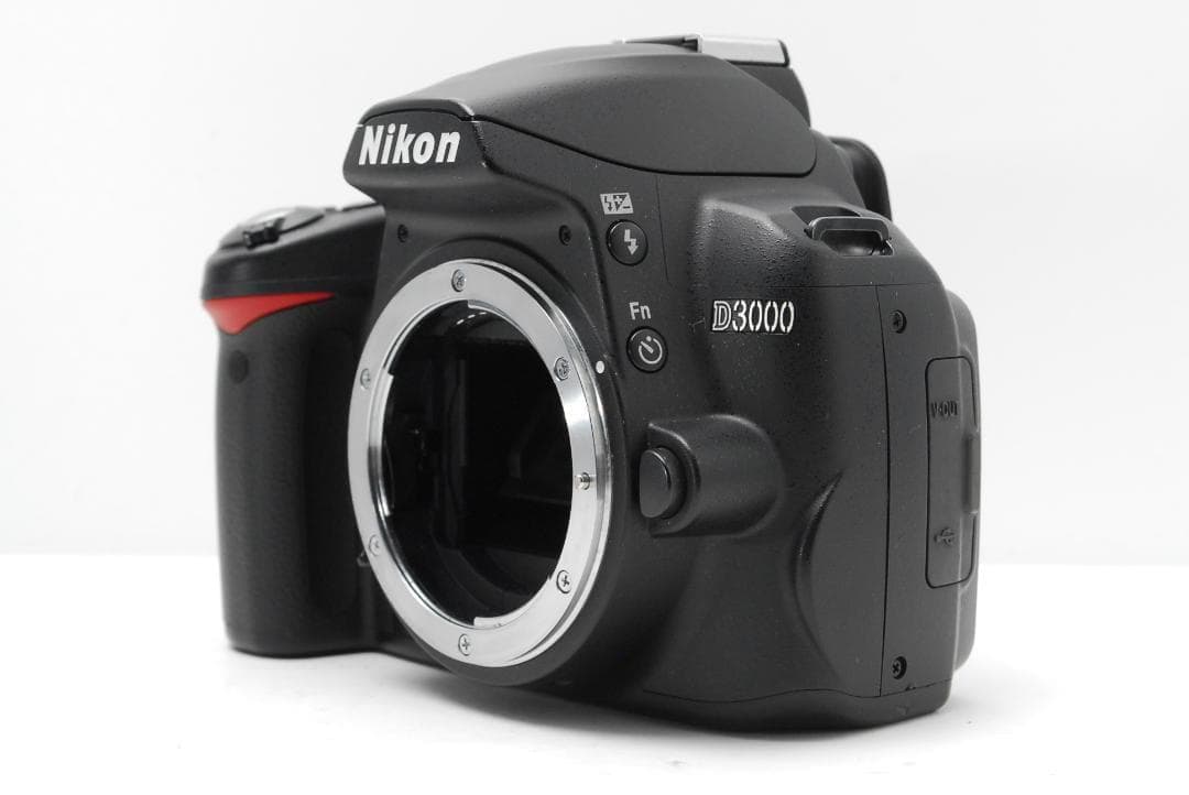 【美品】Nikon D3000　スマホ転送　手振れ補正　安心のレンズフード付