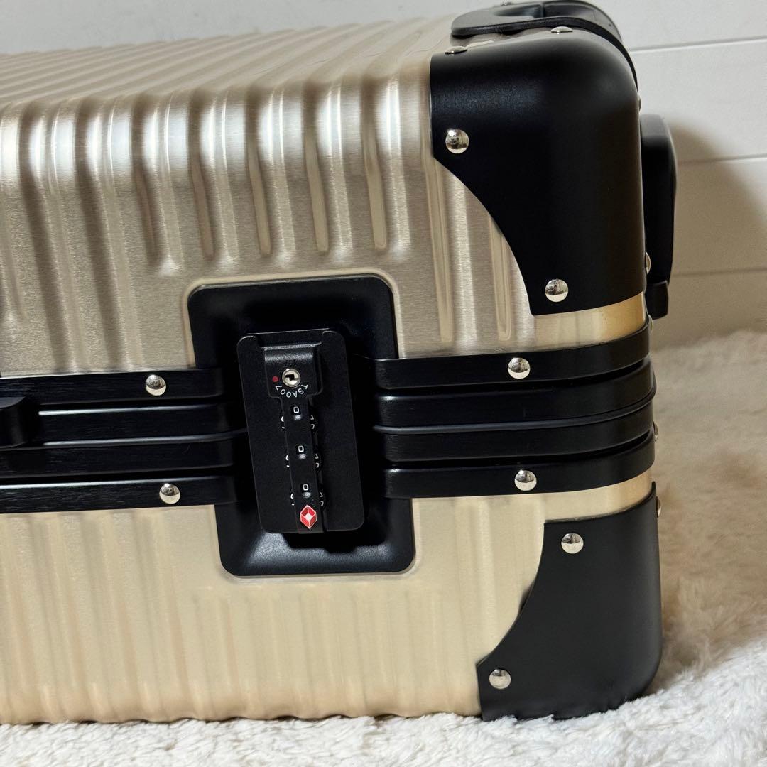 未使用品✨LANZZO ランツォ　スーツケース　Norman ゴールド　アルミ