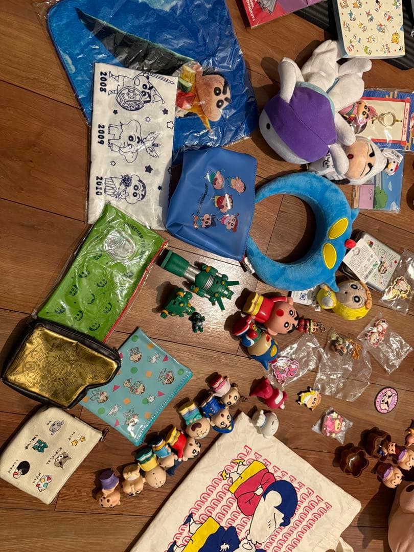 クレヨンしんちゃん フィギュアと雑貨セット　まとめ売り