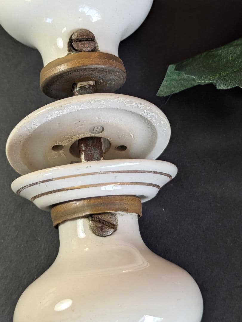 イギリス アンティーク 建材 ドアパーツ 陶器製 ドアノブ 握り玉 孔雀