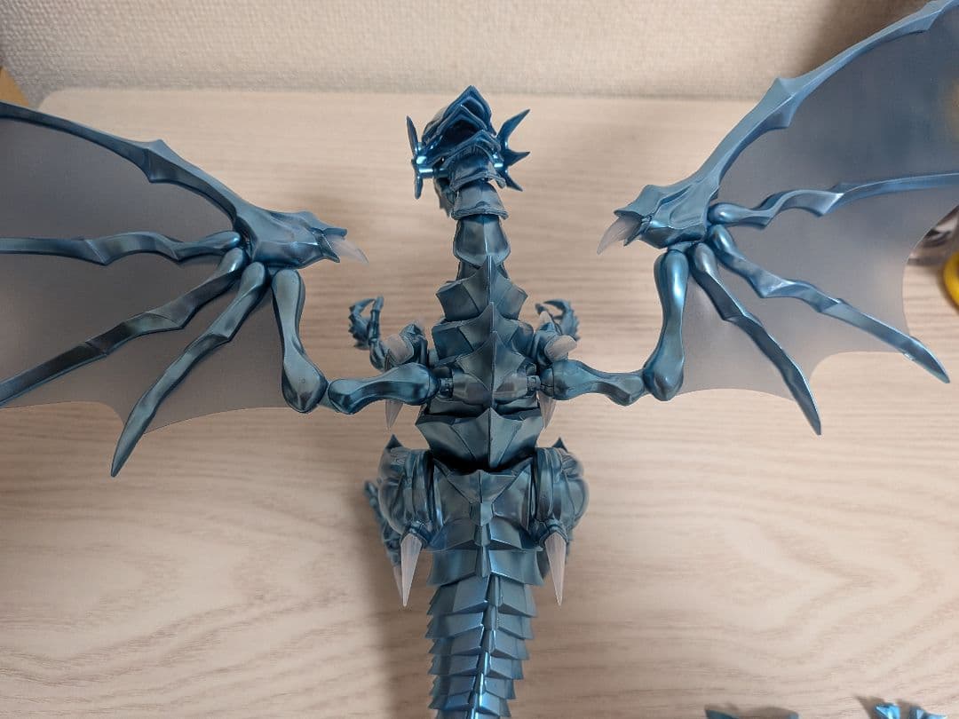 ブルーアイズホワイトドラゴン プラモデル