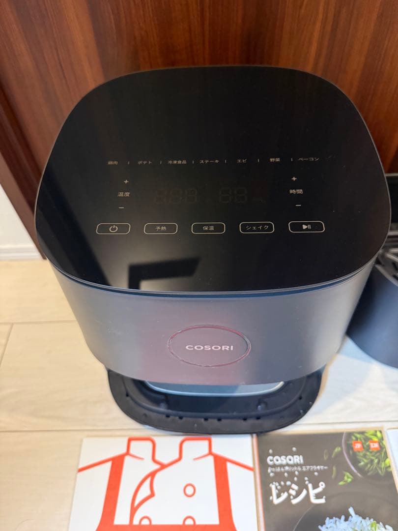 COSORI Pro LE 4.7リットルエアフライヤー　本体と付属品