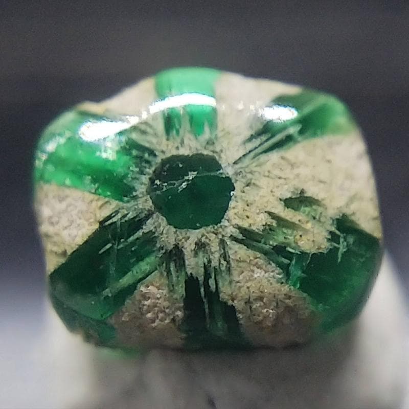 272 トラピッチェエメラルド コロンビア