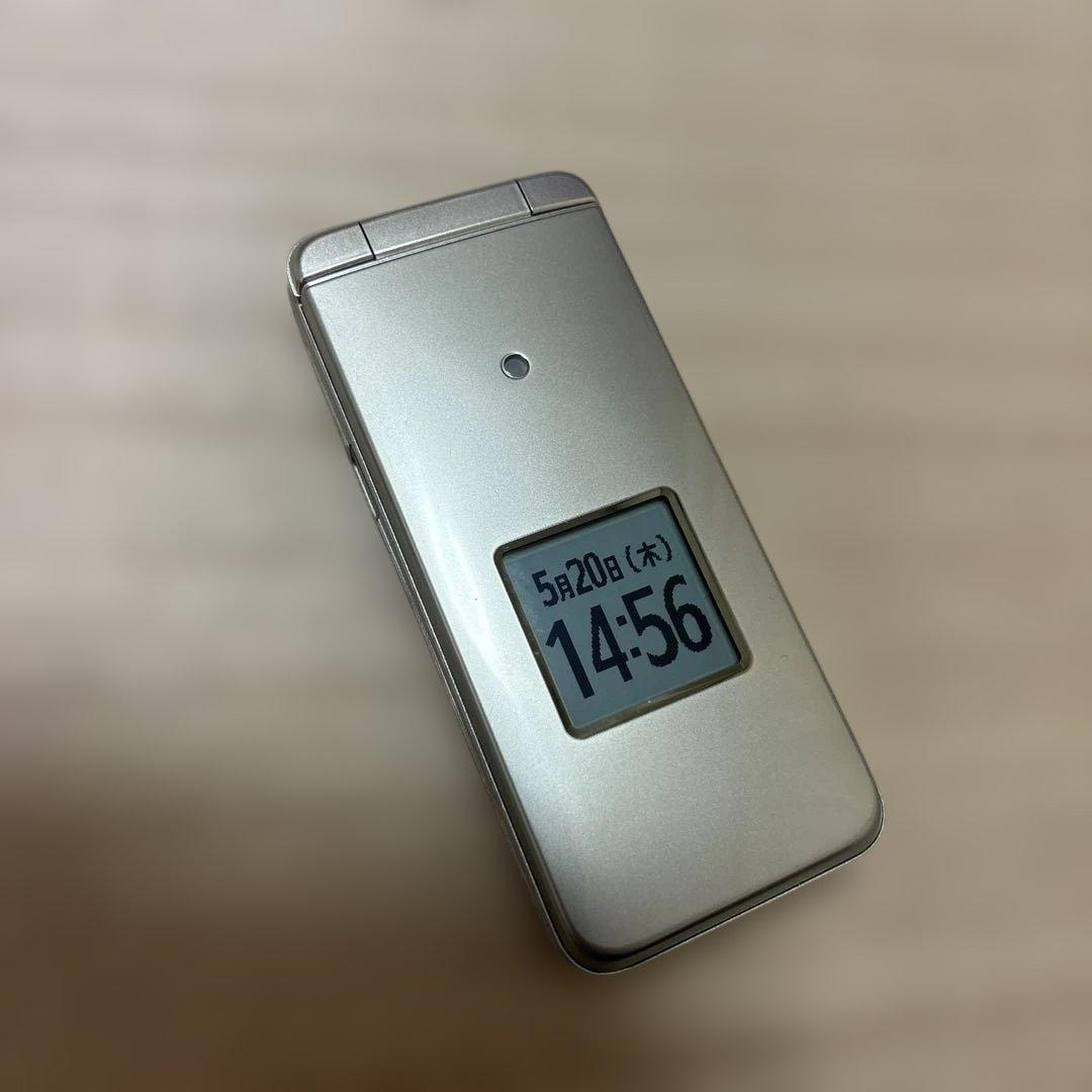 kyf41 au 折りたたみ式携帯電話 シルバー