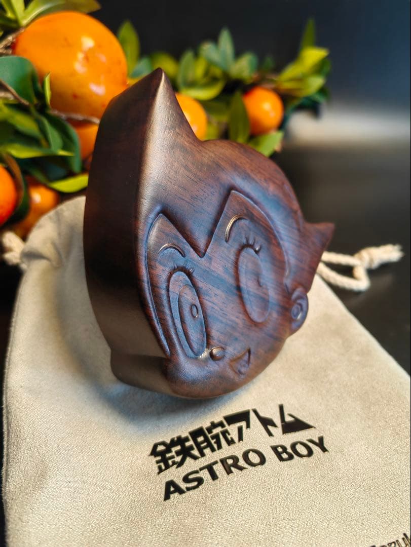 鉄腕アトム　黒檀のペーパーウェイト　限定　雑貨　手塚治虫　インテリア　プレゼント