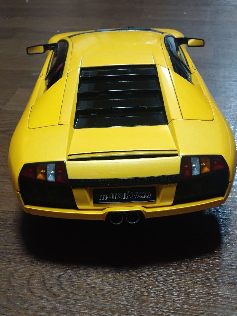 ムルシエラゴ　メタリックイエロー　1/12　Autoart