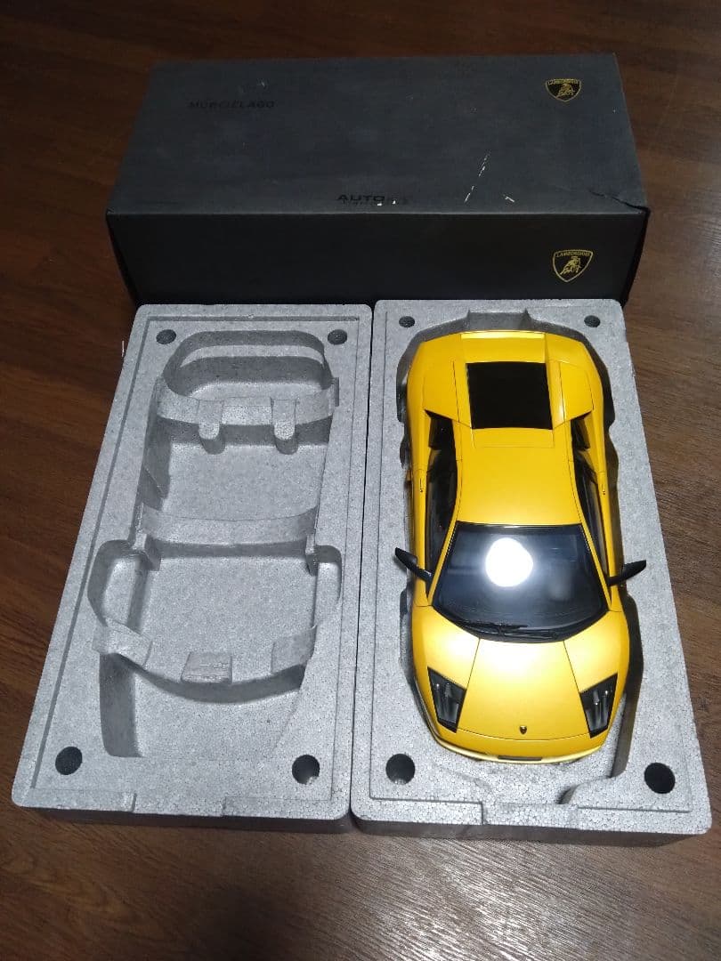 ムルシエラゴ　メタリックイエロー　1/12　Autoart