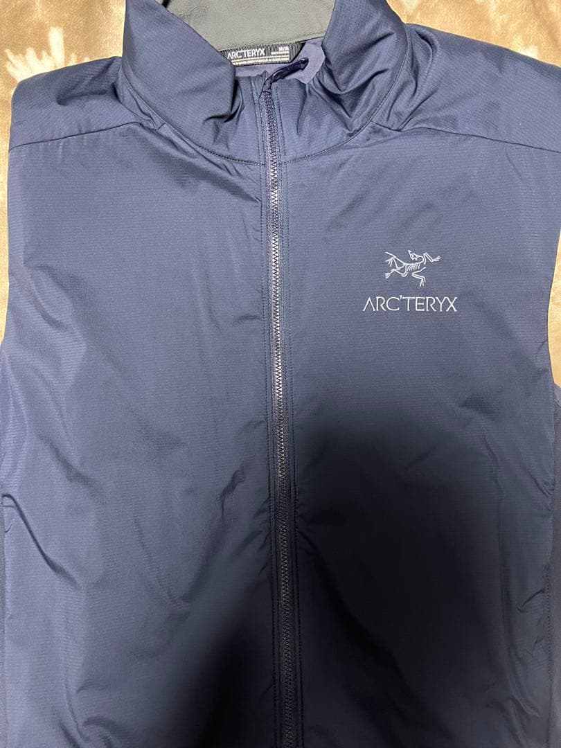 トップス ARC'TERYX Atom Vest M Black Sapphire
