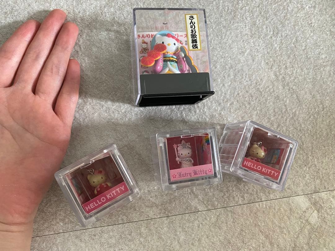 サンリオ ハローキティ 4体セット 3体はストラップチャーム 平成レトロ