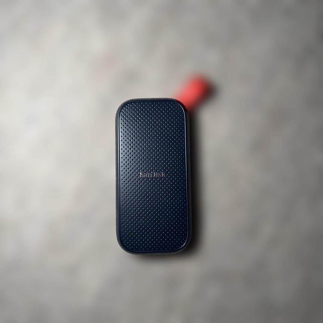 ⭐️使用回数少⭐️SanDisk ポータブルSSD 1TB