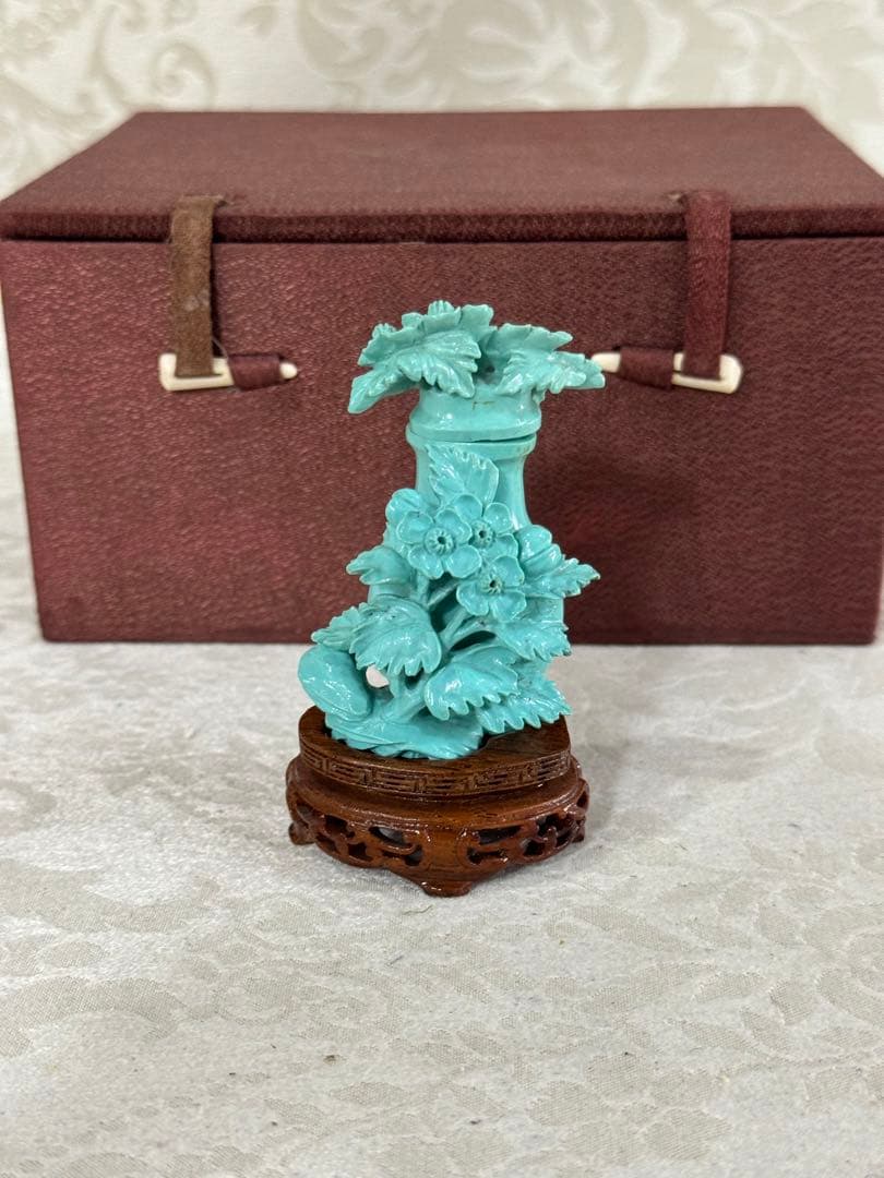 中国骨董　美術品　緑松石　彫刻　飾り物　木製台座付き
