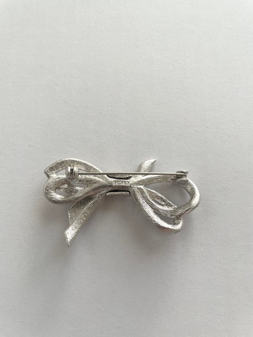 フォクシー・リボンブローチ