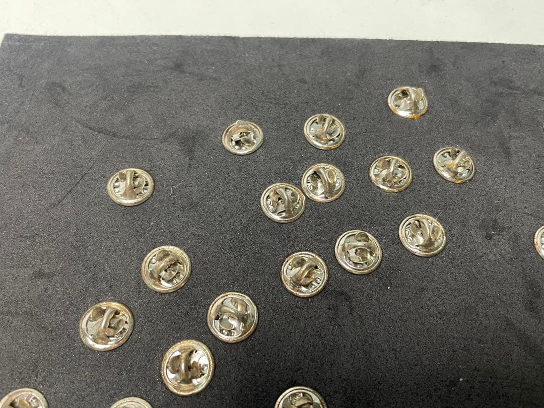 mr.children 20周年記念　ピンバッジ