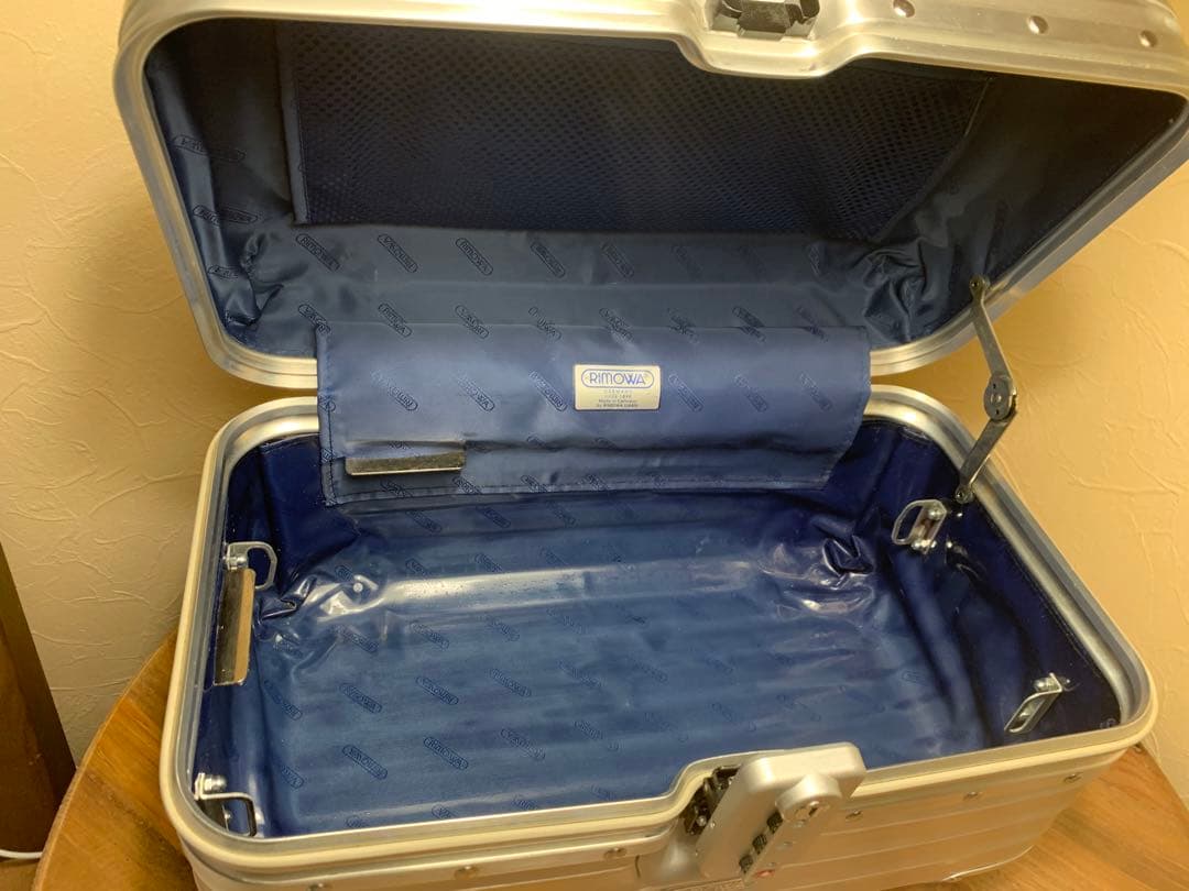 リモワ　　REMOWA ビューティーケース　バニティケース