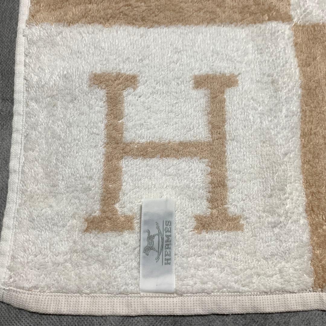 HERMES　エルメス　ハンドタオル　アヴァロン　タオルハンカチ　約34cm