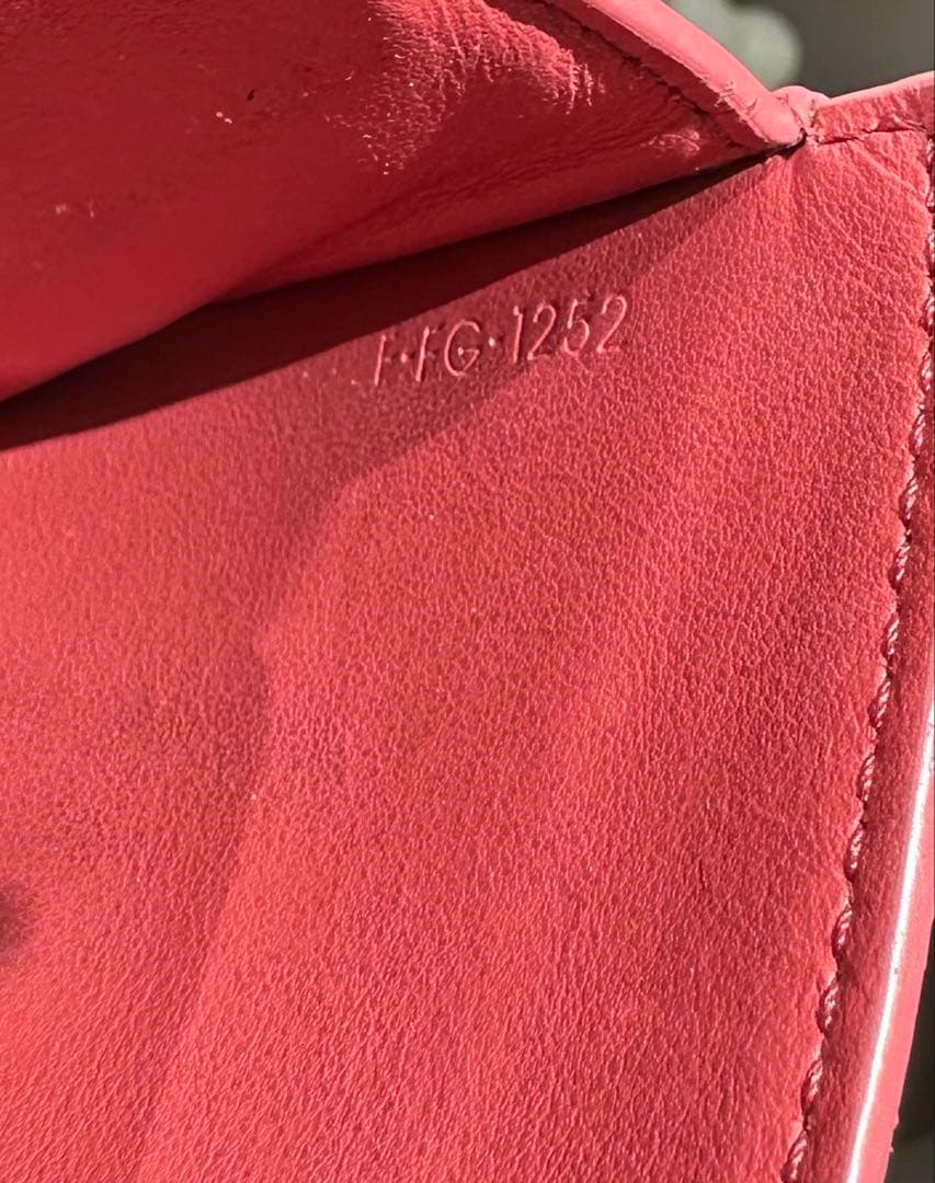 ⚠️Xmas限定セール値下げ中⚠️（25日まで）CELINE トリオンフ二つ折り財布