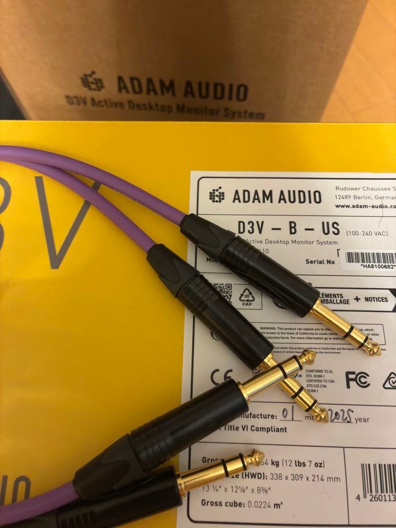 ADAM AUDIO D3V スタジオモニター