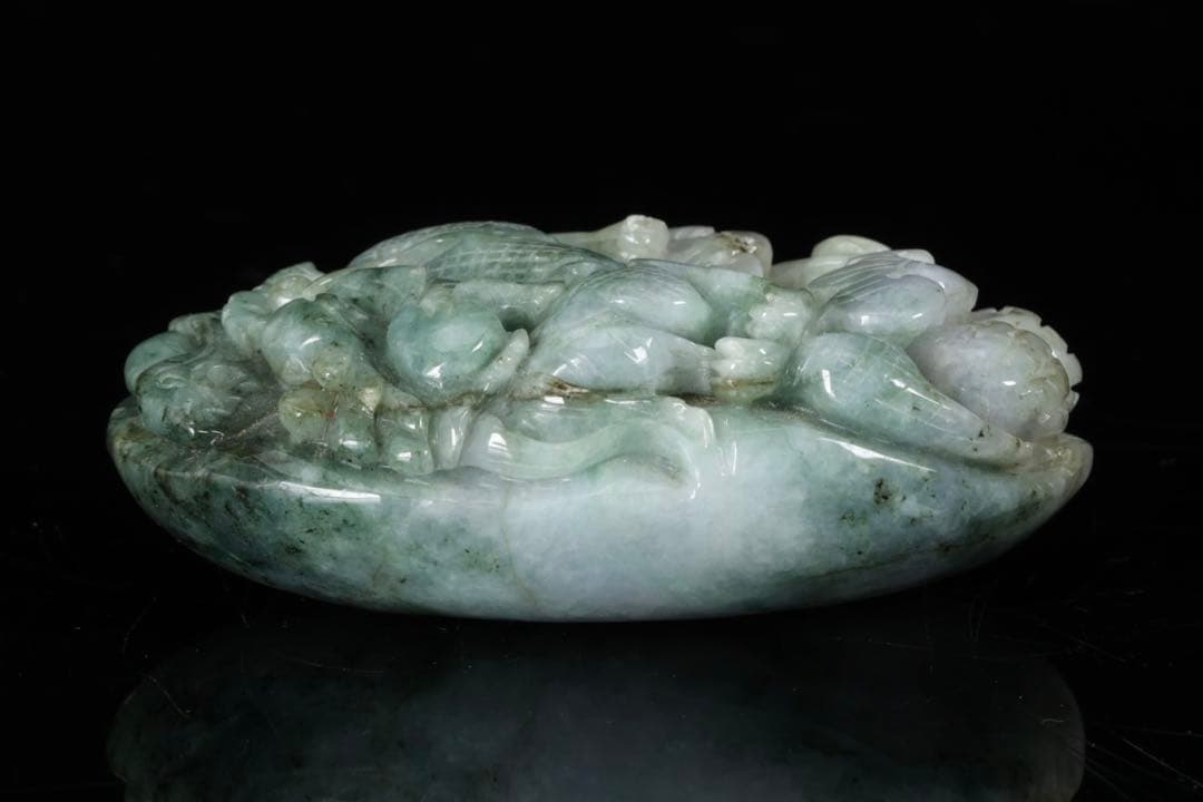 【中国美術】天然翡翠 青翡翠　紺入り手彫 龍麒麟細密彫刻 握り石根付 文鎮 唐物