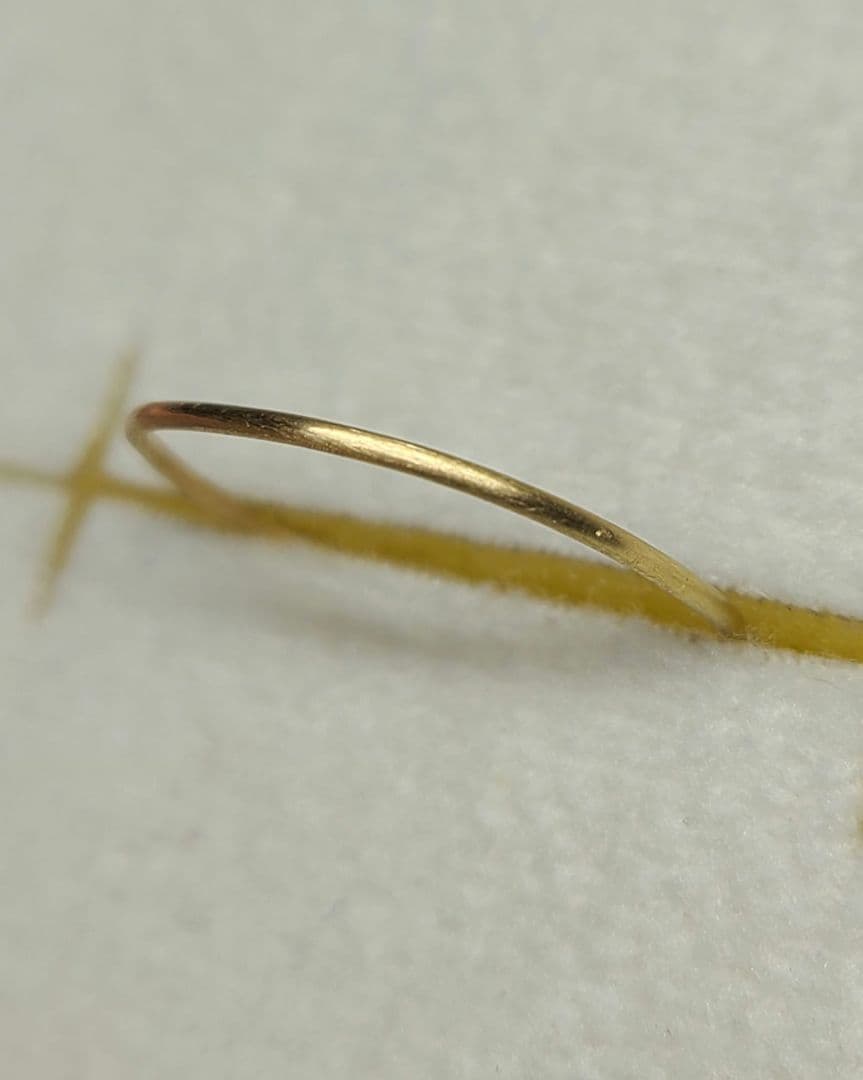 でも重ねづけにも可愛いです!!★18金プレーンリング、マット加工★