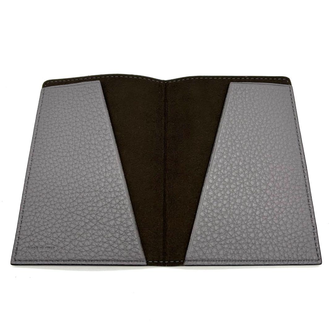 FENDI フェンディ　パスポートケース　7AS378　レザー　グレー　小物入れ