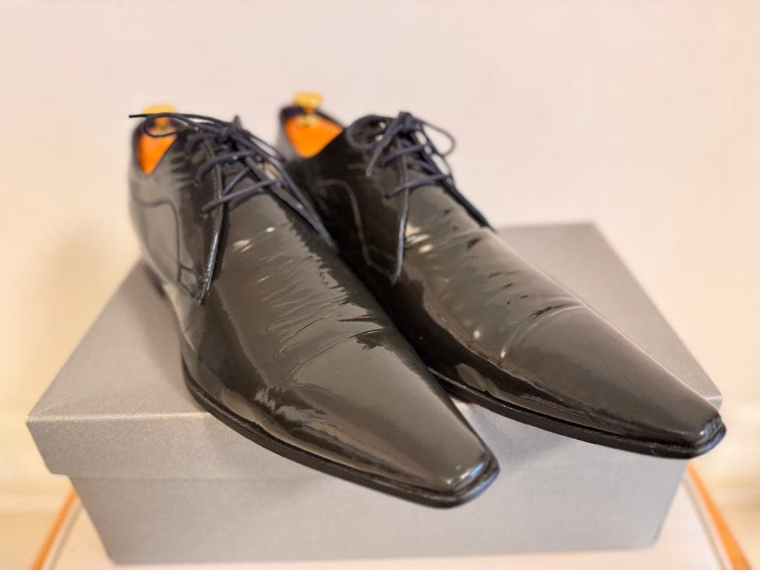 ★美品★フープディドゥ エナメル ポインテッドトゥ シューズ グレー 27センチ