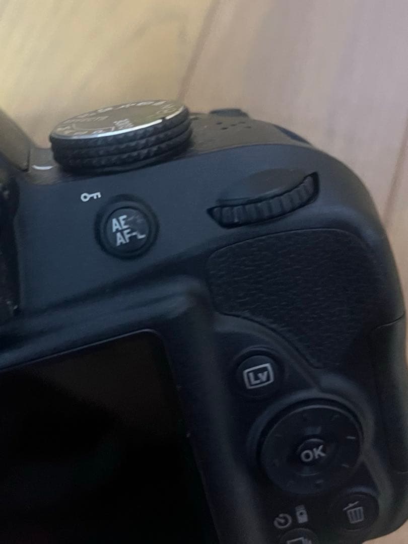 Nikon D3400 一眼レフカメラとバッテリーチャージャー