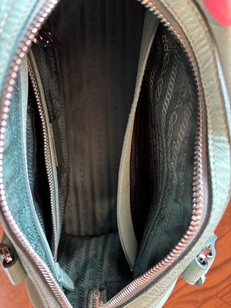 PRADA ミントグリーン ショルダーバッグ