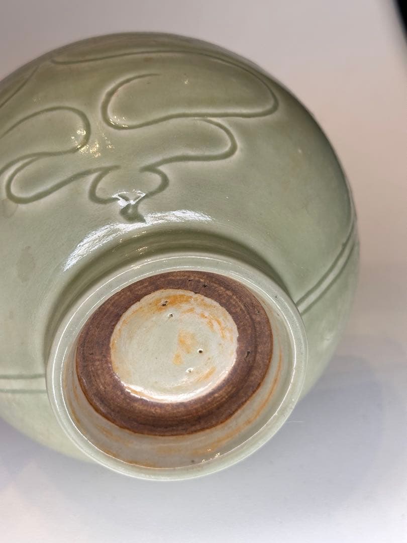 水芙蓉様｜明代 龍泉窯 青磁 大碗 内側刻人物・文字 「賢」刻 時代物 中国古董