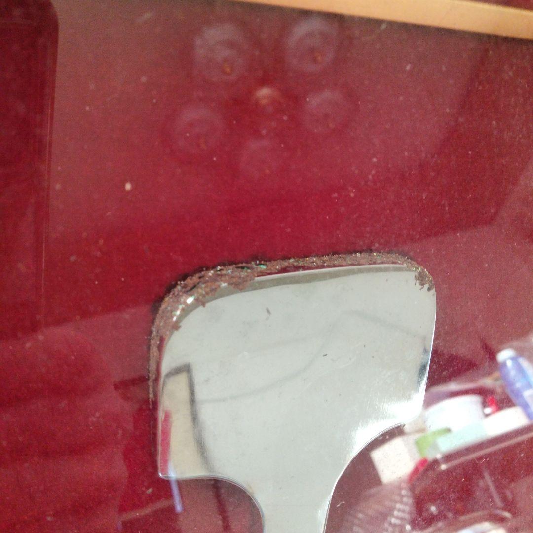 新幹線開通記念鉄道線路輪切り金色木製フレーム 赤背景 アート作品