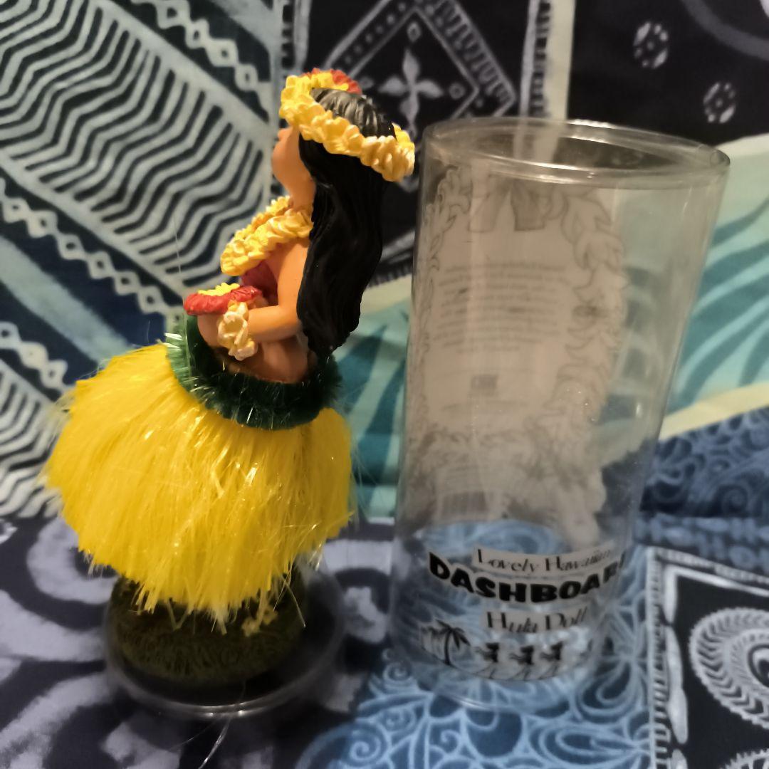 HulaDollダッシュボード用フィギュア黄色ウリウリ 約17cm