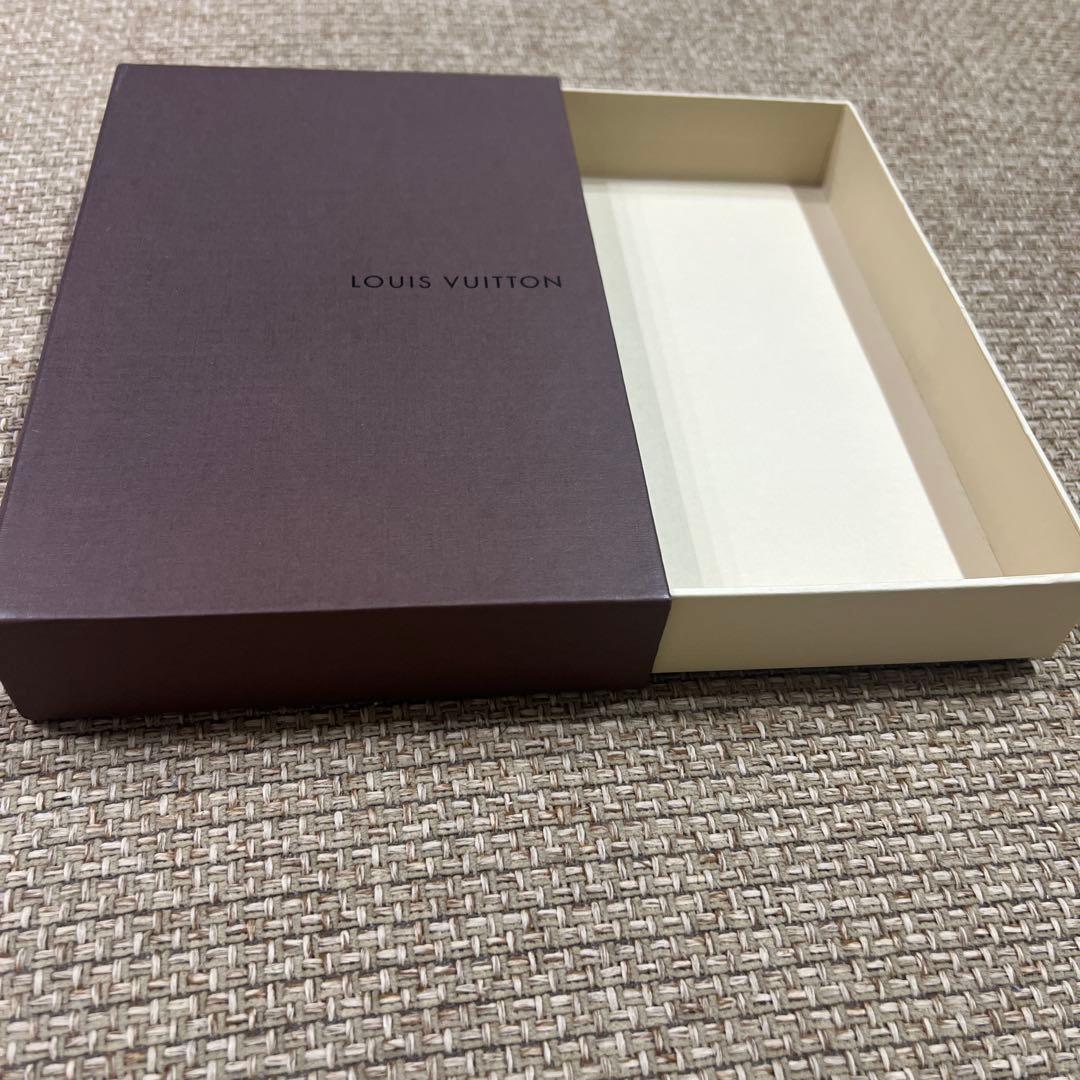 ルイヴィトン モノグラム　クーヴェルテュール パスポートカバー 未使用品　お値下