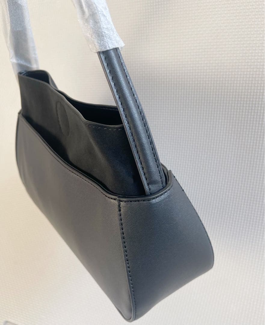 ◉新品半額❗️❗️herlipto Modern Muse Baguette Bag