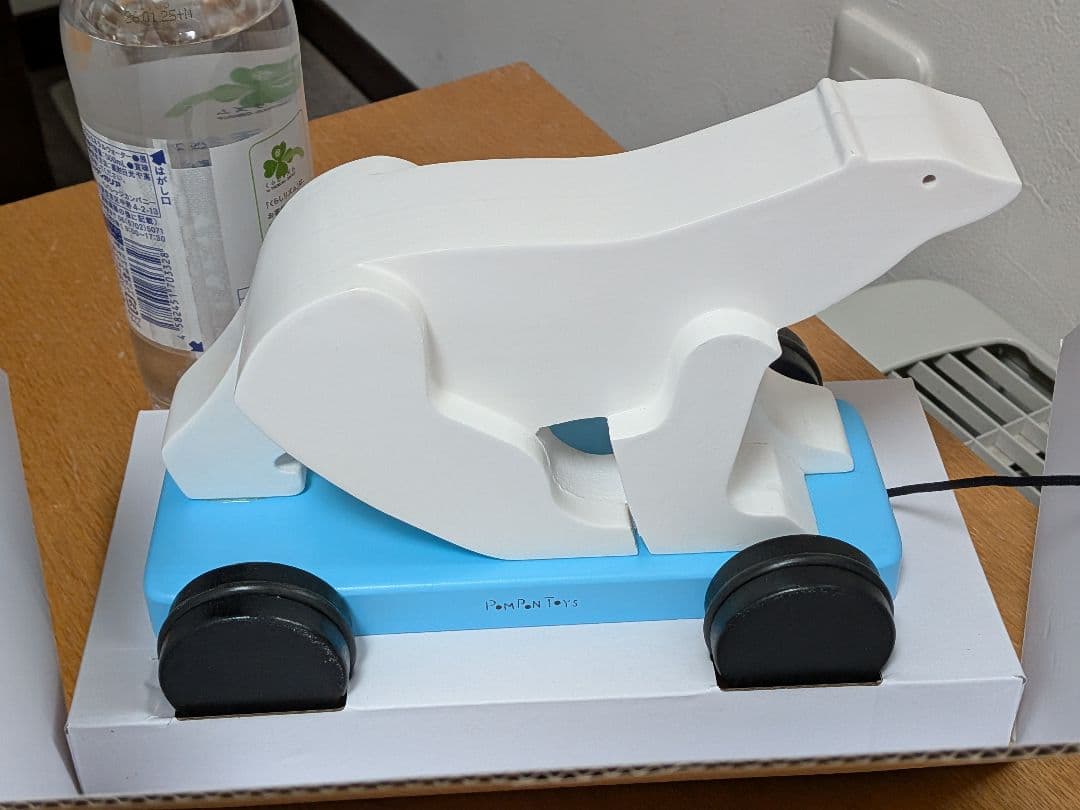 新品オルセー美術館のポンポン　木製おもちゃ　シロクマ　パリ　お土産　グッズ