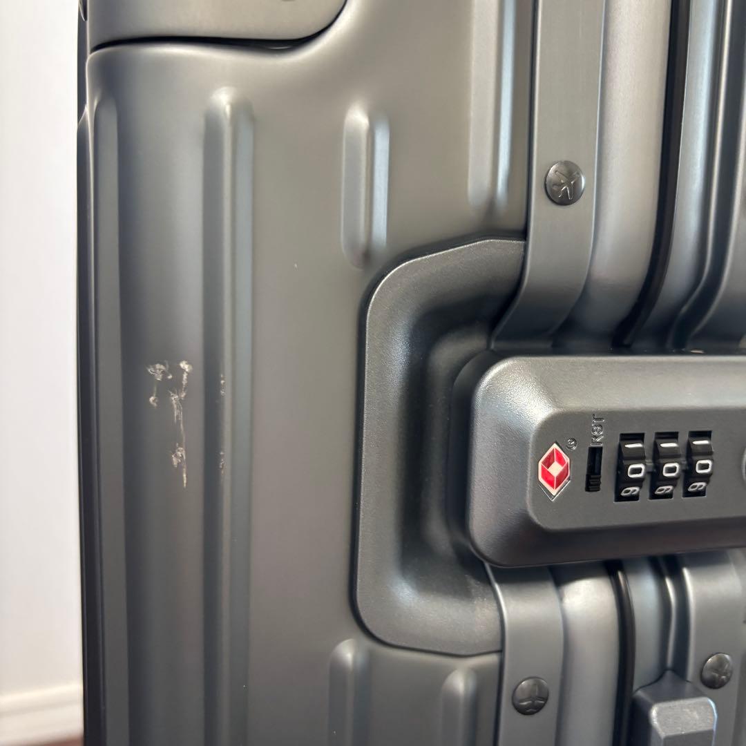 【すー】INNOVATOR 36L スーツケース